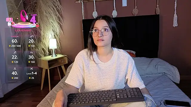 Snapshot of Elecktra_sweet chatting on February 12, 8:04 pm Elecktra sweet online show from February 12, 8:04 pm