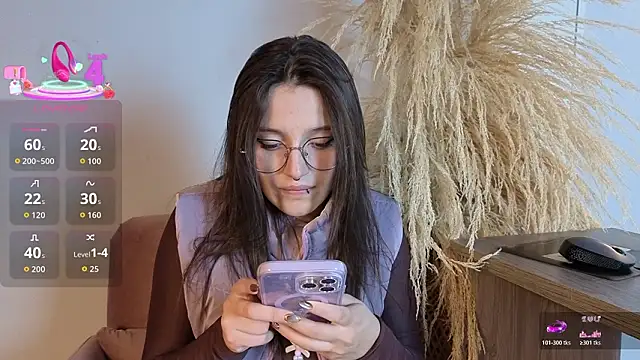 Snapshot of Elecktra_sweet chatting on February 17, 7:53 pm Elecktra sweet online show from February 17, 7:53 pm