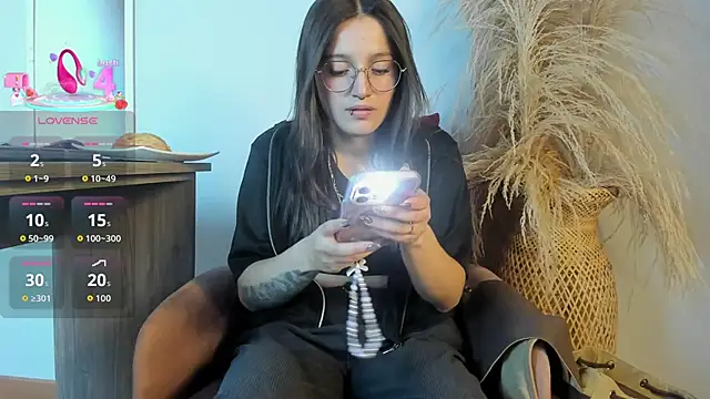 Snapshot of Elecktra_sweet chatting on March 3, 7:31 pm Elecktra sweet online show from March 3, 7:31 pm