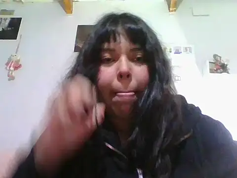Snapshot of scarletttlove chatting on June 26, 1:32 am scarletttlove online show from June 26, 1:32 am