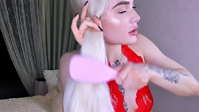 Snapshot of Sweeet_Barbie chatting on June 9, 3:45 pm Sweeet Barbie online show from June 9, 3:45 pm