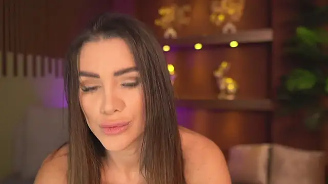 JustinneJade online show from March 30, 4:24 am