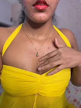 Snapshot of Goddess_sneha chatting on June 29, 4:18 pm Goddess sneha online show from June 29, 4:18 pm