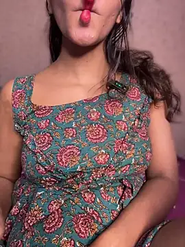 Snapshot of Goddess_sneha chatting on July 14, 12:22 pm Goddess sneha online show from July 14, 12:22 pm