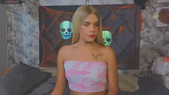 Shantal Joness online show from October 25, 12:56 pm