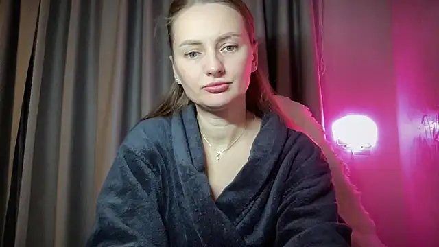 Snapshot of Viola_sweet chatting on October 23, 1:05 am Viola sweet online show from October 23, 1:05 am