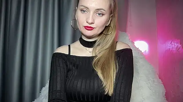 Snapshot of Viola_sweet chatting on October 28, 3:36 pm Viola sweet online show from October 28, 3:36 pm