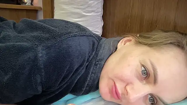 Snapshot of Viola_sweet chatting on November 17, 10:32 am Viola sweet online show from November 17, 10:32 am