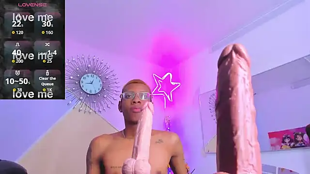 Snapshot of Tiffany_Valentine15 chatting on October 10, 1:21 pm Tiffany Valentine15 online show from October 10, 1:21 pm