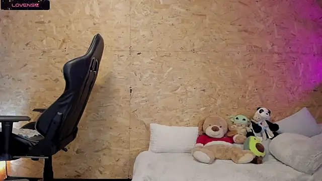 Biancastrongg online show from February 15, 8:54 am