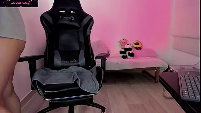 Biancastrongg online show from November 12, 3:51 am