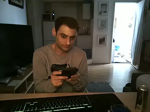 mihaimichael online show from April 19, 9:08 am