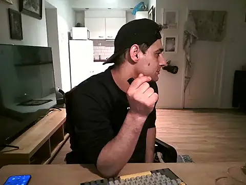 mihaimichael online show from August 8, 10:45 pm