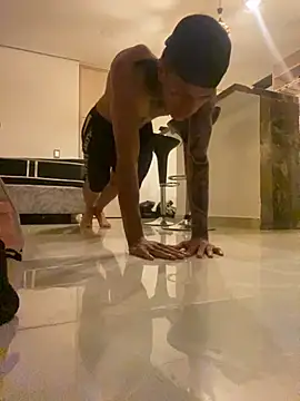 Snapshot of Herem369 chatting on November 7, 7:19 am Herem369 online show from November 7, 7:19 am