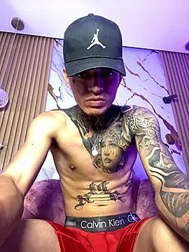 Snapshot of Herem369 chatting on November 8, 3:29 am Herem369 online show from November 8, 3:29 am