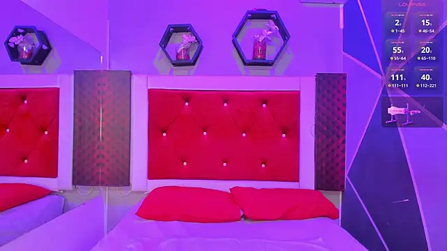 Snapshot of Karoll014 chatting on October 31, 12:06 pm Karoll014 online show from October 31, 12:06 pm