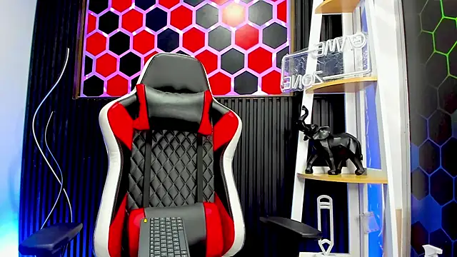 Tayzon Foxxx online show from March 23, 8:13 pm