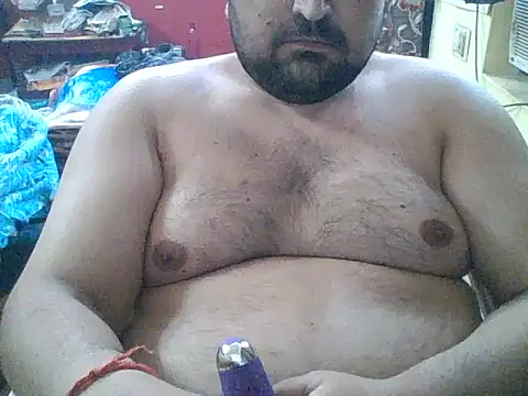 Snapshot of ARYANAVAILABLE chatting on July 18, 1:32 am ARYANAVAILABLE online show from July 18, 1:32 am