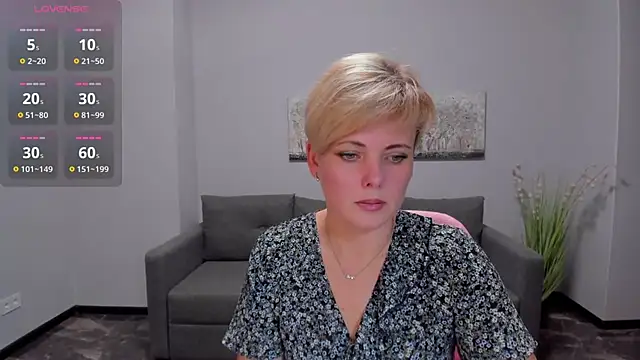 Snapshot of Julia_Wilsone chatting on December 10, 1:00 pm Julia Wilsone online show from December 10, 1:00 pm