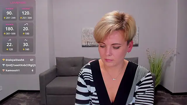 Snapshot of Julia_Wilsone chatting on December 11, 5:37 pm Julia Wilsone online show from December 11, 5:37 pm