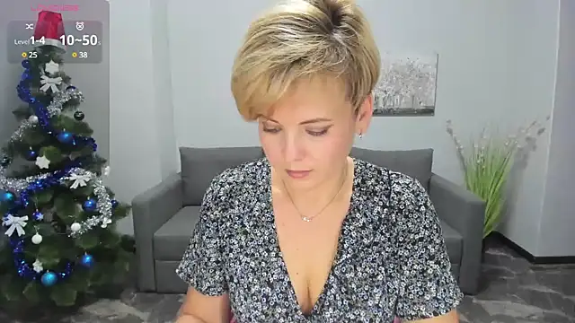 Snapshot of Julia_Wilsone chatting on December 22, 12:49 pm Julia Wilsone online show from December 22, 12:49 pm