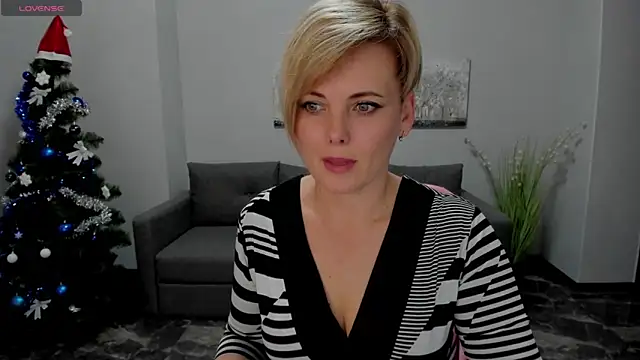 Snapshot of Julia_Wilsone chatting on December 29, 4:30 pm Julia Wilsone online show from December 29, 4:30 pm