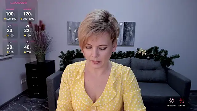 Snapshot of Julia_Wilsone chatting on January 2, 4:02 pm Julia Wilsone online show from January 2, 4:02 pm