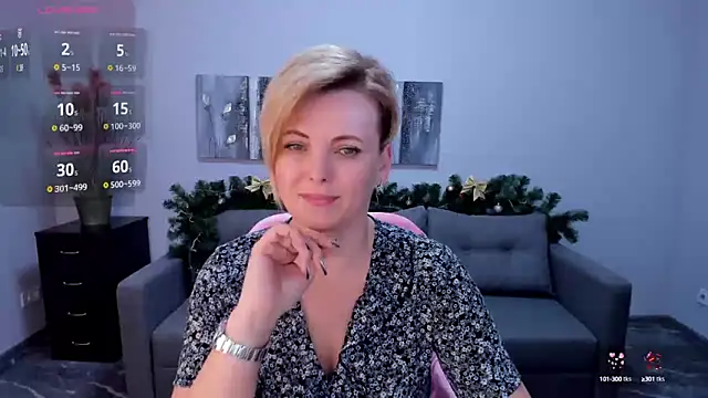 Snapshot of Julia_Wilsone chatting on January 4, 3:49 pm Julia Wilsone online show from January 4, 3:49 pm