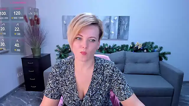 Snapshot of Julia_Wilsone chatting on January 5, 12:53 pm Julia Wilsone online show from January 5, 12:53 pm