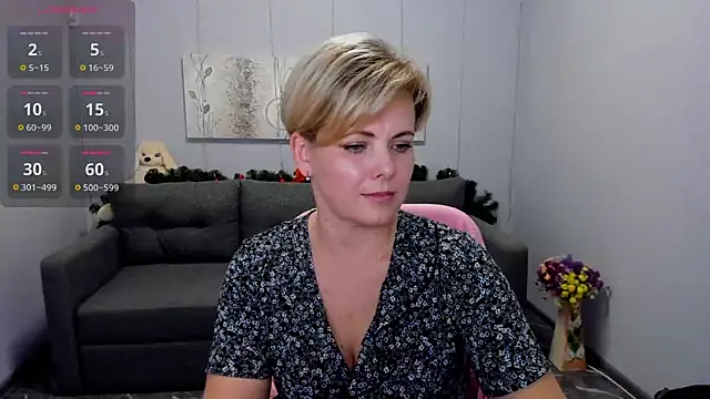 Snapshot of Julia_Wilsone chatting on January 8, 4:11 pm Julia Wilsone online show from January 8, 4:11 pm