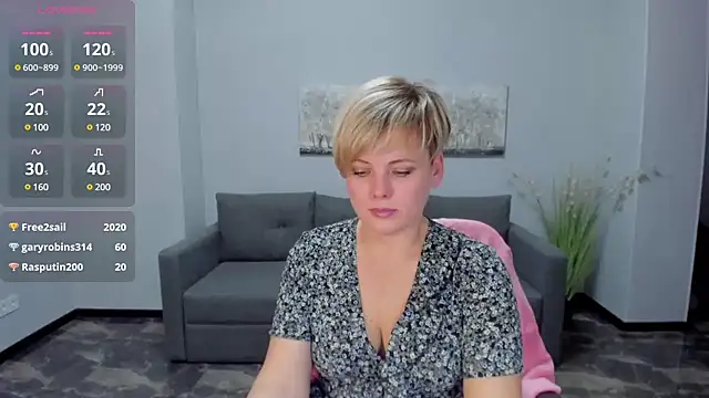 Snapshot of Julia_Wilsone chatting on January 14, 5:01 pm Julia Wilsone online show from January 14, 5:01 pm