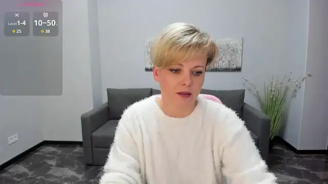 Snapshot of Julia_Wilsone chatting on January 16, 12:53 pm Julia Wilsone online show from January 16, 12:53 pm