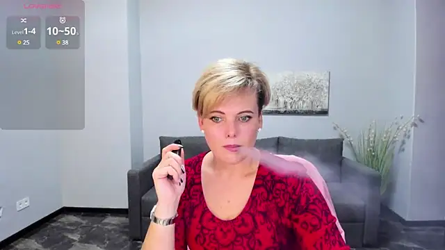 Snapshot of Julia_Wilsone chatting on January 19, 1:01 pm Julia Wilsone online show from January 19, 1:01 pm