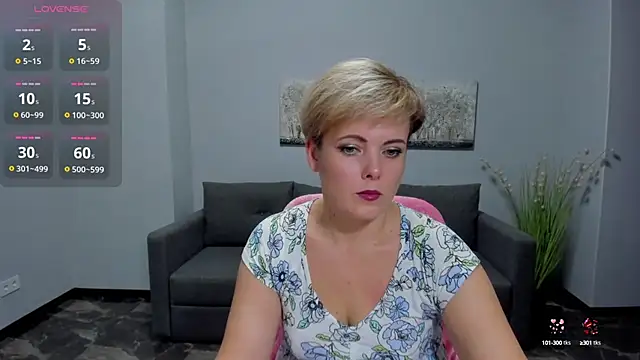 Snapshot of Julia_Wilsone chatting on January 24, 6:57 am Julia Wilsone online show from January 24, 6:57 am