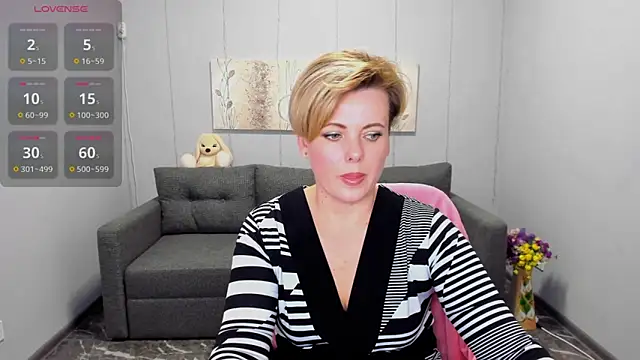 Snapshot of Julia_Wilsone chatting on January 27, 1:09 pm Julia Wilsone online show from January 27, 1:09 pm