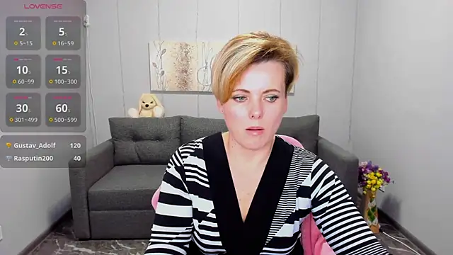 Snapshot of Julia_Wilsone chatting on January 27, 4:54 pm Julia Wilsone online show from January 27, 4:54 pm