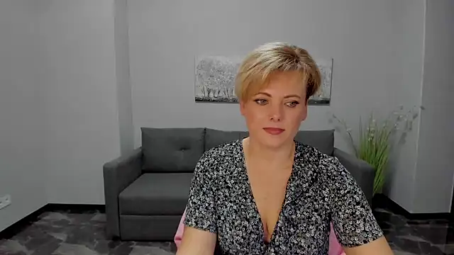 Snapshot of Julia_Wilsone chatting on January 28, 9:51 am Julia Wilsone online show from January 28, 9:51 am