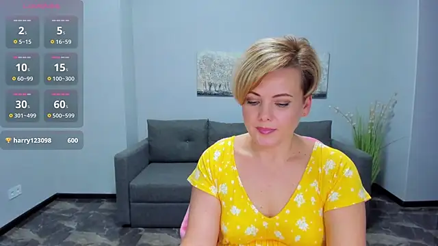 Snapshot of Julia_Wilsone chatting on February 6, 4:03 pm Julia Wilsone online show from February 6, 4:03 pm