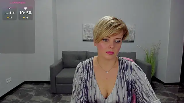 Snapshot of Julia_Wilsone chatting on February 21, 12:50 pm Julia Wilsone online show from February 21, 12:50 pm