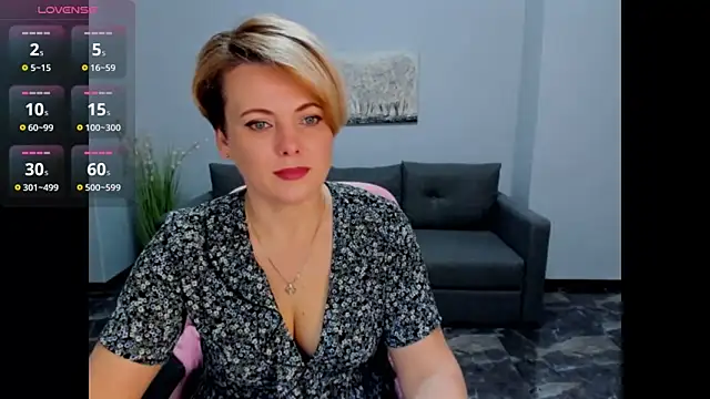 Snapshot of Julia_Wilsone chatting on March 2, 6:37 am Julia Wilsone online show from March 2, 6:37 am