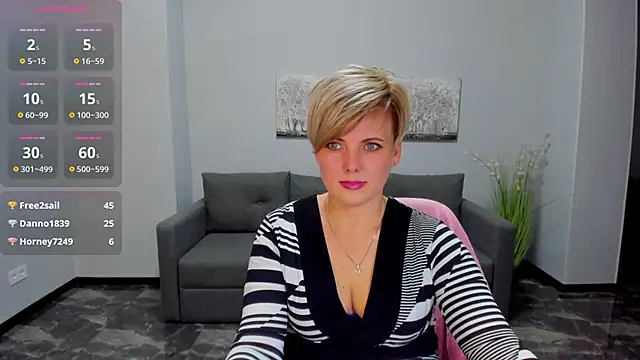 Snapshot of Julia_Wilsone chatting on March 4, 3:37 pm Julia Wilsone online show from March 4, 3:37 pm
