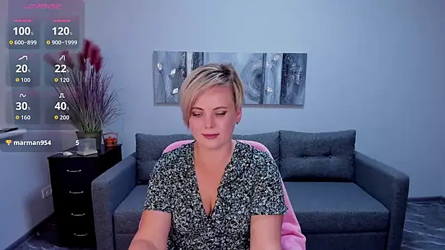 Snapshot of Julia_Wilsone chatting on October 21, 12:28 pm Julia Wilsone online show from October 21, 12:28 pm