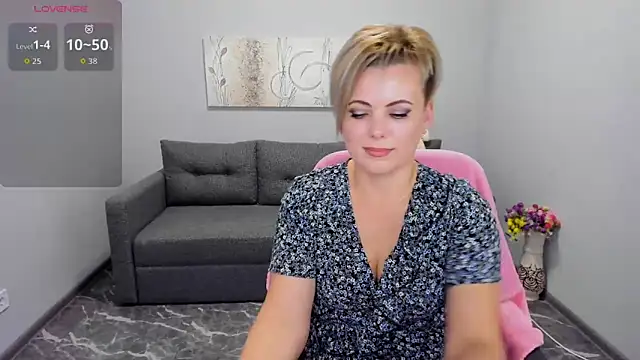 Julia Wilsone online show from November 24, 1:22 pm