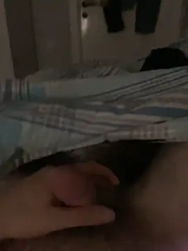 Snapshot of Erenn34 chatting on October 12, 12:42 am Erenn34 online show from October 12, 12:42 am