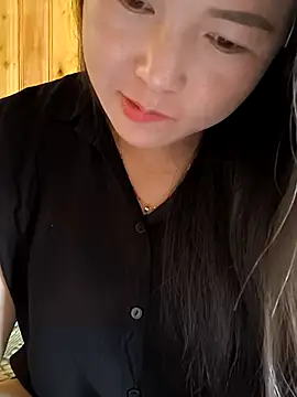 Snapshot of Sweetlove_77 chatting on October 10, 1:04 am Sweetlove 77 online show from October 10, 1:04 am