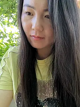 Snapshot of Sweetlove_77 chatting on October 13, 12:32 am Sweetlove 77 online show from October 13, 12:32 am