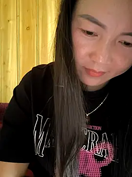 Snapshot of Sweetlove_77 chatting on October 19, 1:50 am Sweetlove 77 online show from October 19, 1:50 am