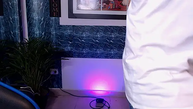 Snapshot of colby_scott chatting on May 2, 10:59 pm colby scott online show from May 2, 10:59 pm