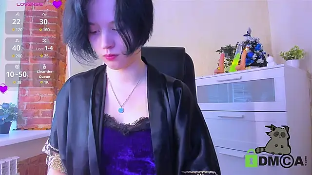 Snapshot of Alina_Mills chatting on December 18, 10:51 am Alina Mills online show from December 18, 10:51 am