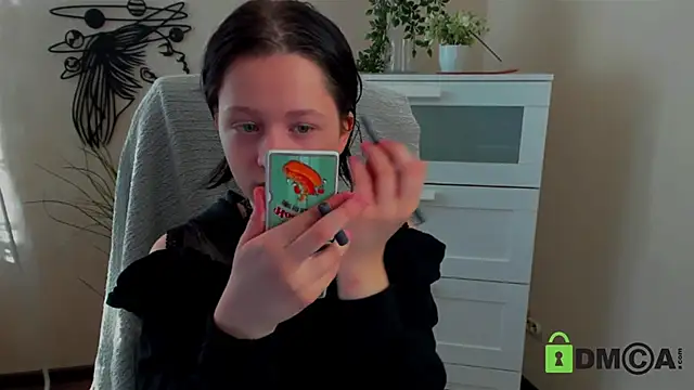 Snapshot of Alina_Mills chatting on February 21, 10:50 am Alina Mills online show from February 21, 10:50 am